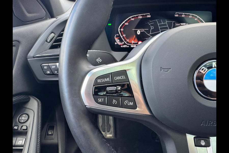 BMW 1-Serie (f40) 118i M Sport | Panoramadak, 19 inch, Leer, Stoel + Stuurverwarming, Keyless, Elektrische achterklep, Parkeercamera