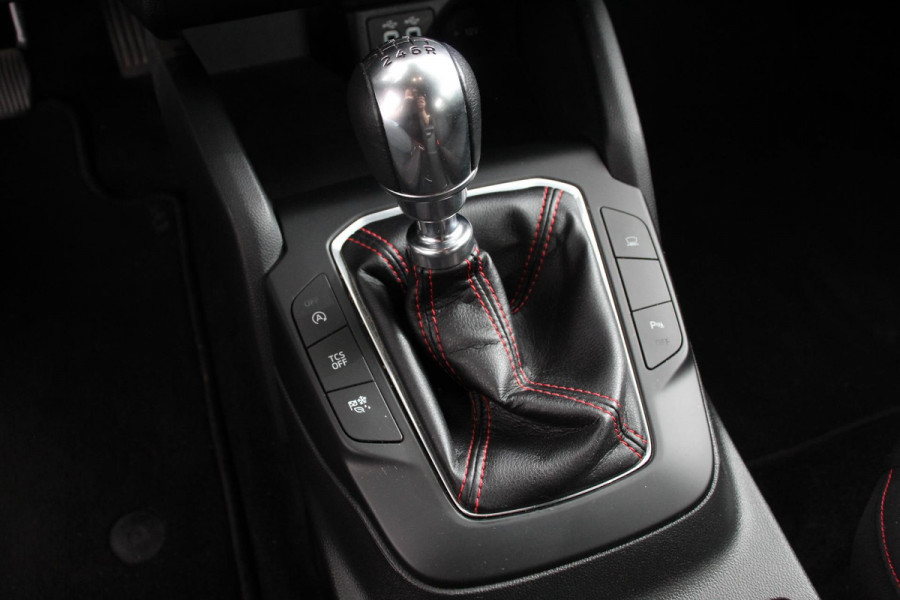 Ford FOCUS Wagon 1.0 EcoBoost ST Line 125 Pk Navigatie Adaptive Cruise Control Trekhaak Head Up Display Privacy Glass Lane Assist