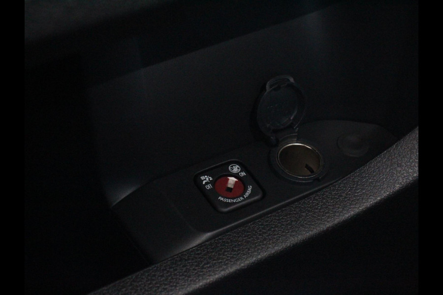 Opel Vivaro 1.5 Diesel 120 S&S L3 Apple Carplay /  Android Auto Parkeersensoren V+A Trekhaak Camera Navigatie Cruise Control LED koplampen houten afwerking laadruimte