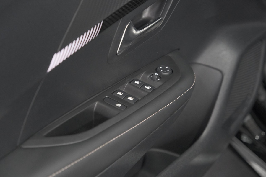 Peugeot 208 PureTech 100 Allure | Apple Carplay | Parkeersensoren | Climate Control