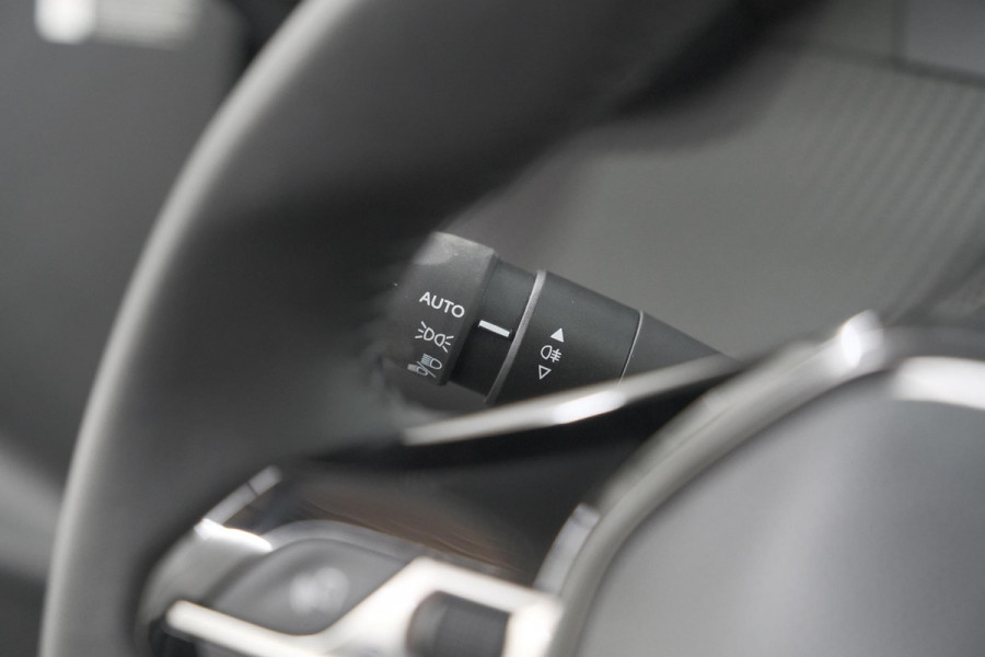 Peugeot 208 PureTech 100 Allure | Apple Carplay | Parkeersensoren | Climate Control