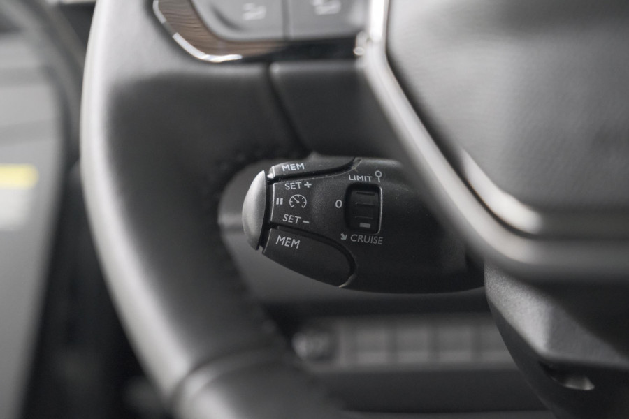 Peugeot 208 PureTech 100 Allure | Apple Carplay | Parkeersensoren | Climate Control
