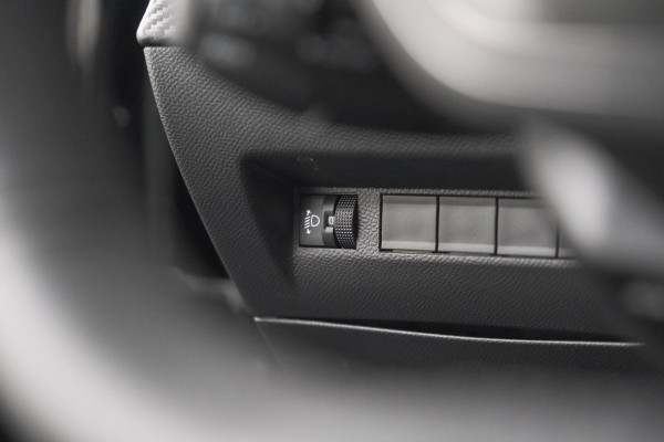 Peugeot 208 PureTech 100 Allure | Apple Carplay | Parkeersensoren | Climate Control
