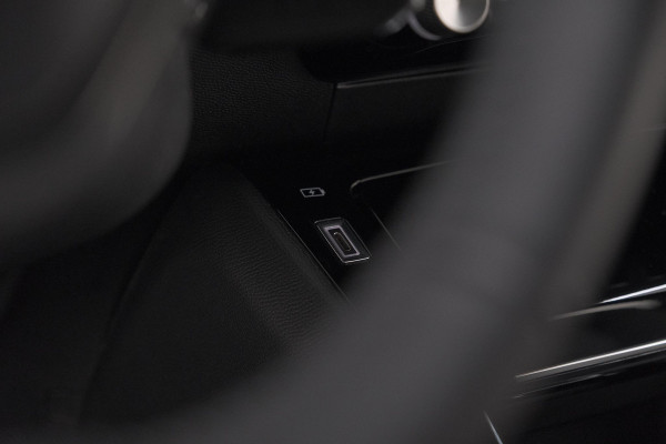 Peugeot 208 PureTech 100 Allure | Apple Carplay | Parkeersensoren | Climate Control