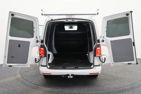 Volkswagen Transporter 2.0 TDI DSG L1H1 Leer, Airco, Apple Carplay, Camera, Cruise, Imperiaal, PDC, Trekhaak, 16''