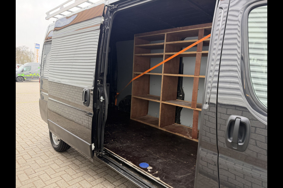 Peugeot Boxer 335 2.2 BlueHDi 165pk L3H2 Premium / vaste prijs rijklaar € 15.950 ex btw / lease vanaf € 269 / bpm vrij / euro 6 / airco / cruise / trekhaak / camera / imperial