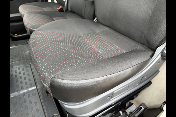 Peugeot Boxer 335 2.2 BlueHDi 165pk L3H2 Premium / vaste prijs rijklaar € 15.950 ex btw / lease vanaf € 269 / bpm vrij / euro 6 / airco / cruise / trekhaak / camera / imperial