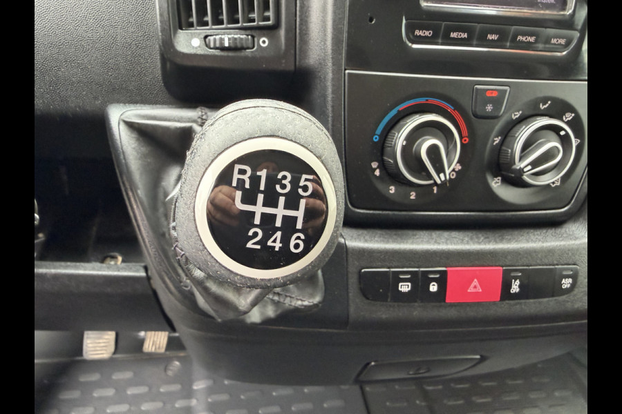 Peugeot Boxer 335 2.2 BlueHDi 165pk L3H2 Premium / vaste prijs rijklaar € 15.950 ex btw / lease vanaf € 269 / bpm vrij / euro 6 / airco / cruise / trekhaak / camera / imperial