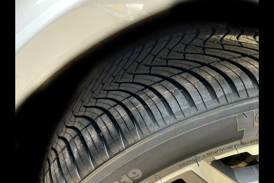 Hyundai Santa Fe 1.6 T-GDI PHEV Premium 7p. trekh_Carplay_Leder_Stoelvent