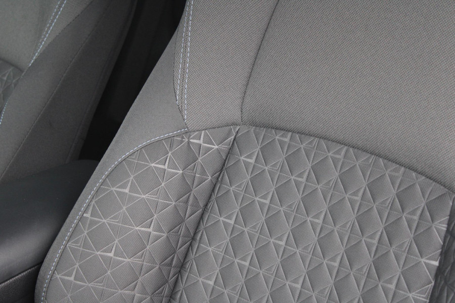 Toyota C-HR 2.0 Hybrid Style | JBL Audio | BLIS | Stoelverarming | Camera | Navigatie | Cruise Control |