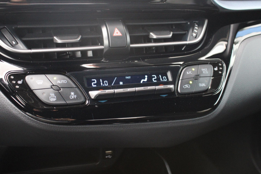 Toyota C-HR 2.0 Hybrid Style | JBL Audio | BLIS | Stoelverarming | Camera | Navigatie | Cruise Control |