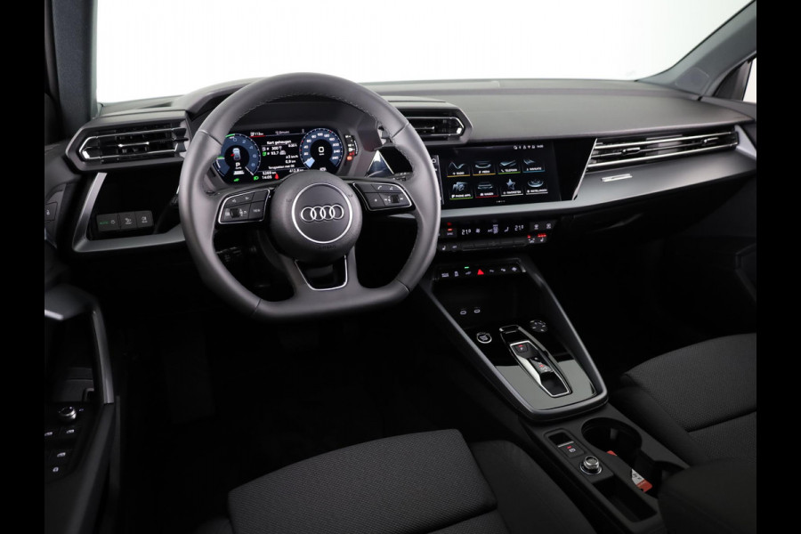 Audi A3 Sportback 40 TFSI e Pro Line 204pk | 18 inch Lichtmetalen velgen | Led koplampen | Sportstoelen | Verlengde garantie