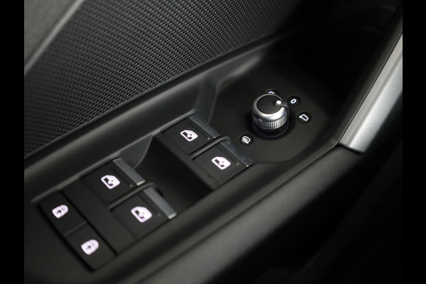 Audi A3 Sportback 40 TFSI e Pro Line 204pk | 18 inch Lichtmetalen velgen | Led koplampen | Sportstoelen | Verlengde garantie