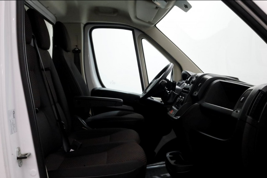 Opel Movano 2.2D 140pk Bakwagen met laadklep 1.060kg laadvermogen 08-2023