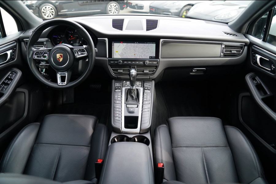 Porsche Macan 2.0 S | Panorama | Bose Sound System | incl BTW | Memory stoelen | 100% Dealer onderhouden | Trekhaak | Krijt Grijs