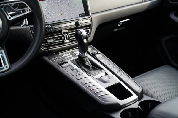 Porsche Macan 2.0 S | Panorama | Bose Sound System | incl BTW | Memory stoelen | 100% Dealer onderhouden | Trekhaak | Krijt Grijs