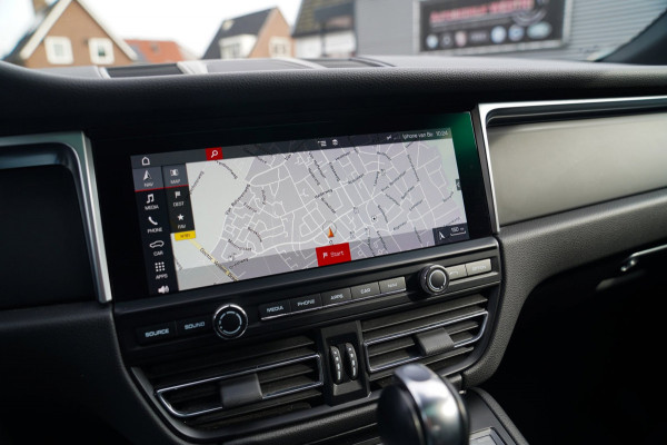 Porsche Macan 2.0 S | Panorama | Bose Sound System | incl BTW | Memory stoelen | 100% Dealer onderhouden | Trekhaak | Krijt Grijs