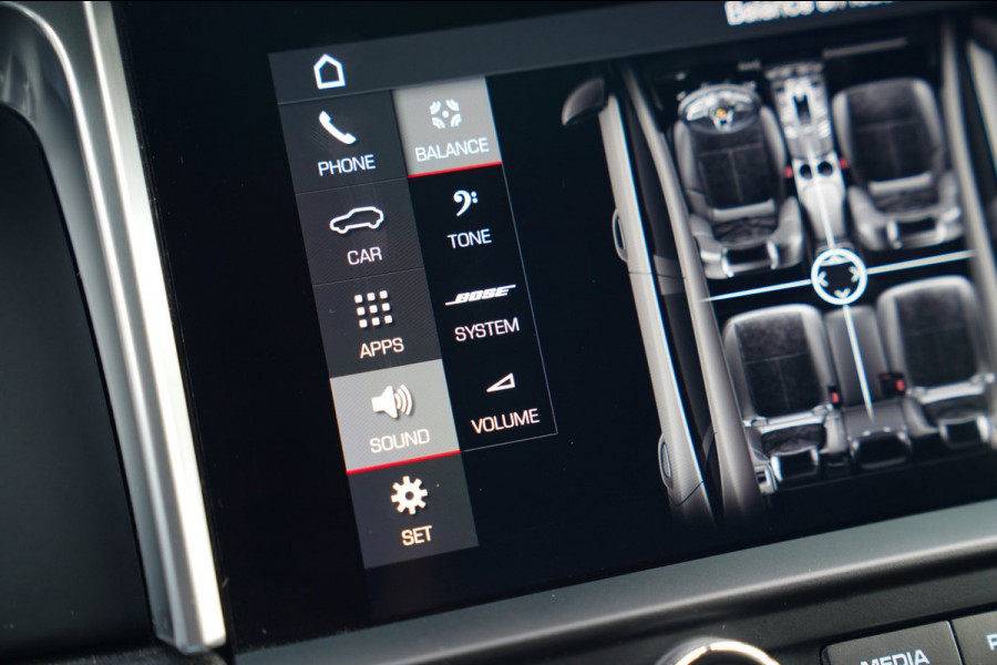 Porsche Macan 2.0 S | Panorama | Bose Sound System | incl BTW | Memory stoelen | 100% Dealer onderhouden | Trekhaak | Krijt Grijs