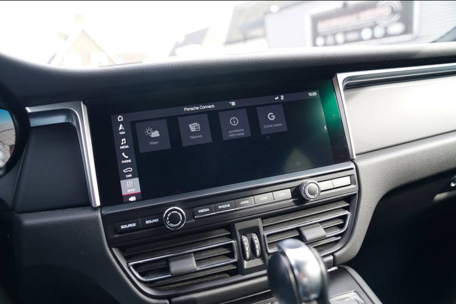 Porsche Macan 2.0 S | Panorama | Bose Sound System | incl BTW | Memory stoelen | 100% Dealer onderhouden | Trekhaak | Krijt Grijs