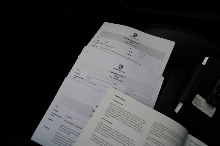 Porsche Macan 2.0 S | Panorama | Bose Sound System | incl BTW | Memory stoelen | 100% Dealer onderhouden | Trekhaak | Krijt Grijs