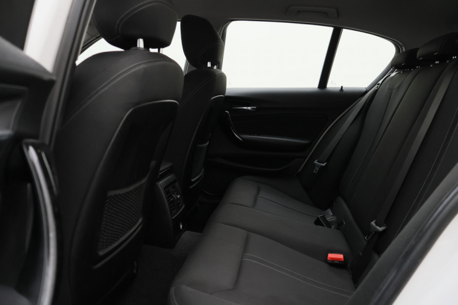 BMW 1-serie 118i Corporate Lease Executive Automaat Navigatie, LED, Climate, Cruise, Trekhaak
