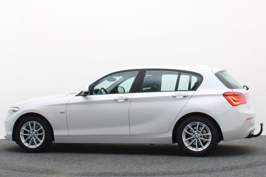 BMW 1-serie 118i Corporate Lease Executive Automaat Navigatie, LED, Climate, Cruise, Trekhaak