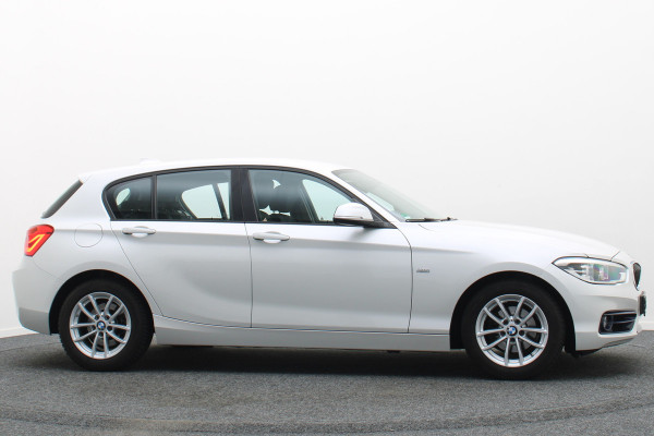 BMW 1-serie 118i Corporate Lease Executive Automaat Navigatie, LED, Climate, Cruise, Trekhaak