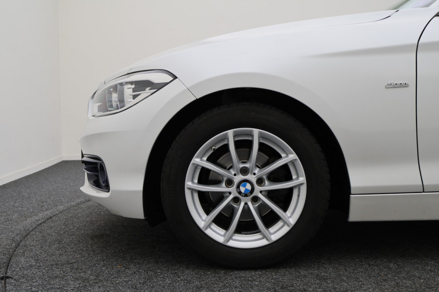 BMW 1-serie 118i Corporate Lease Executive Automaat Navigatie, LED, Climate, Cruise, Trekhaak