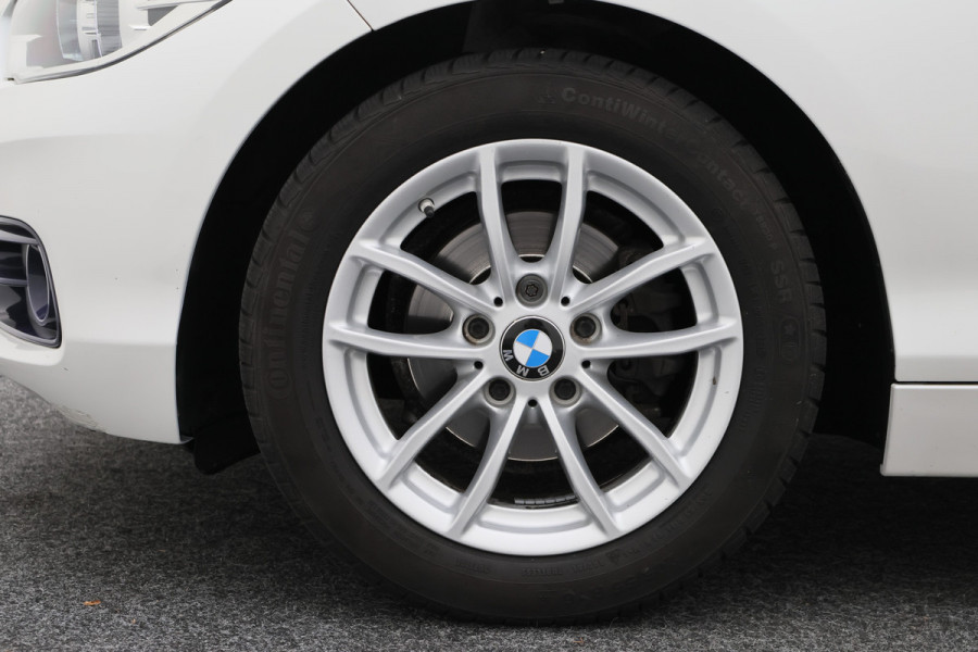 BMW 1-serie 118i Corporate Lease Executive Automaat Navigatie, LED, Climate, Cruise, Trekhaak
