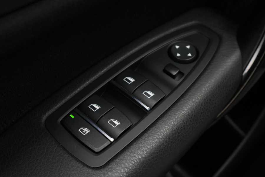 BMW 1-serie 118i Corporate Lease Executive Automaat Navigatie, LED, Climate, Cruise, Trekhaak