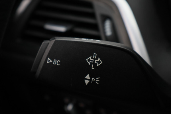 BMW 1-serie 118i Corporate Lease Executive Automaat Navigatie, LED, Climate, Cruise, Trekhaak