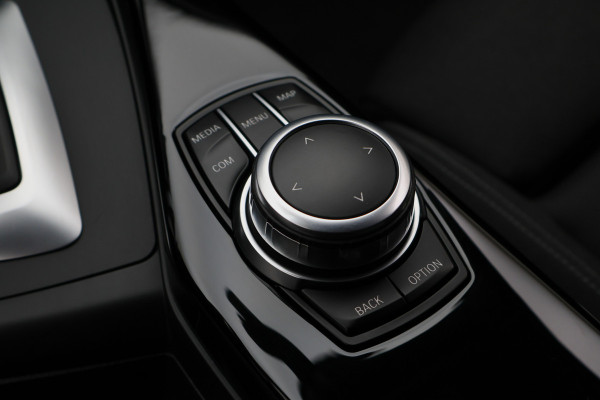 BMW 1-serie 118i Corporate Lease Executive Automaat Navigatie, LED, Climate, Cruise, Trekhaak