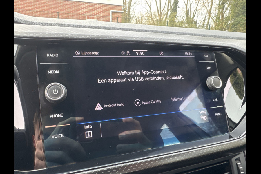 Volkswagen T-Cross 1.0 TSI 110PK LIFE CARPLAY/PDC/NAVIGATIE