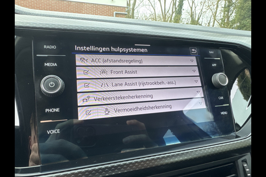 Volkswagen T-Cross 1.0 TSI 110PK LIFE CARPLAY/PDC/NAVIGATIE