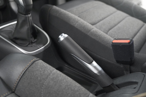 Citroën C3 PureTech 82 Feel Edition | Apple Carplay | Parkeersensoren | Navigatie | Climate Control | 16 Inch Velgen