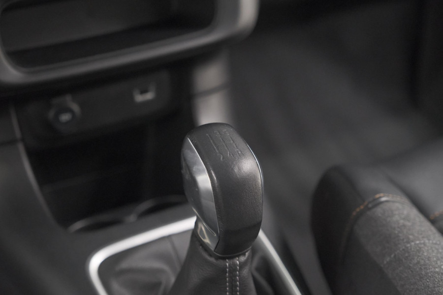 Citroën C3 PureTech 82 Feel Edition | Apple Carplay | Parkeersensoren | Navigatie | Climate Control | 16 Inch Velgen