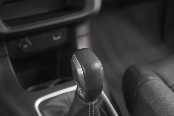 Citroën C3 PureTech 82 Feel Edition | Apple Carplay | Parkeersensoren | Navigatie | Climate Control | 16 Inch Velgen