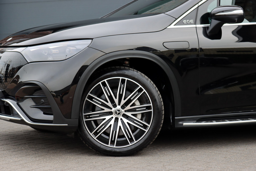 Mercedes-Benz EQE SUV 350 4MATIC AMG Line 91 kWh | Distronic+ | Panoramadak | Memory | Burmester | Digital Light | Trekhaak | Surround Camera | 22kW | Warmtepomp | Keyless Go |