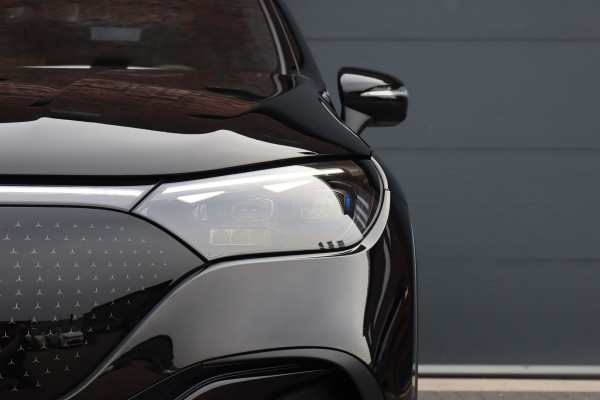 Mercedes-Benz EQE SUV 350 4MATIC AMG Line 91 kWh | Distronic+ | Panoramadak | Memory | Burmester | Digital Light | Trekhaak | Surround Camera | 22kW | Warmtepomp | Keyless Go |