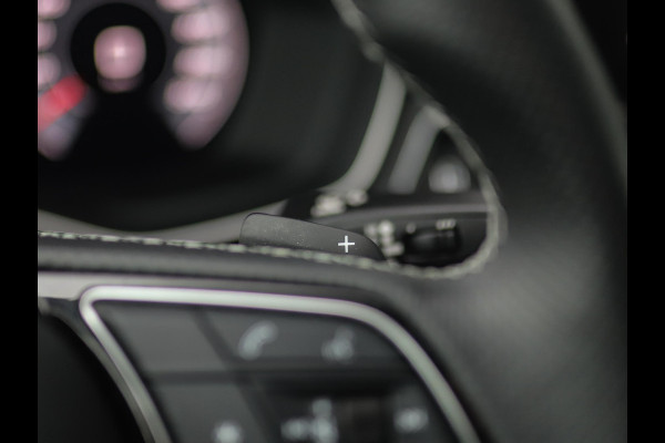 Audi A4 Limousine 40 TFSI S edition Competition | Keyless | 3-Zone Airco | Trekhaak | Virtual Cockpit