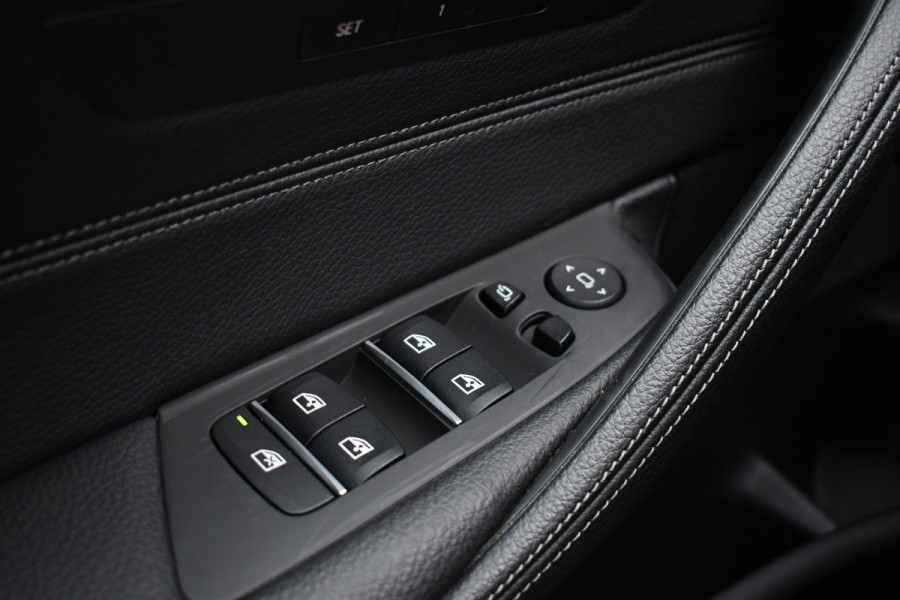 BMW 5 Serie Touring 530e 292pk M-Sport Pano ACC Trekh Comf-seat 360 HUD Laser 4wielbest