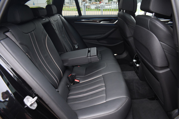 BMW 5 Serie Touring 530e 292pk M-Sport Pano ACC Trekh Comf-seat 360 HUD Laser 4wielbest