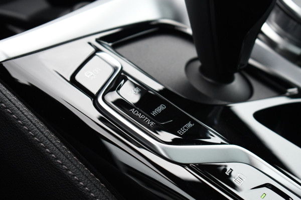 BMW 5 Serie Touring 530e 292pk M-Sport Pano ACC Trekh Comf-seat 360 HUD Laser 4wielbest