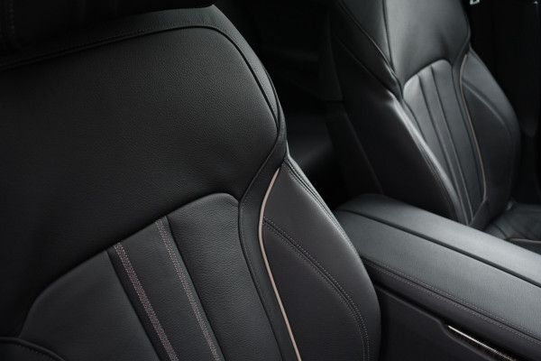 BMW 5 Serie Touring 530e 292pk M-Sport Pano ACC Trekh Comf-seat 360 HUD Laser 4wielbest