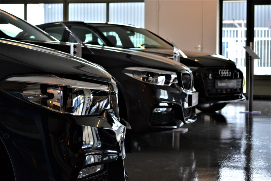 BMW 5 Serie Touring 530e 292pk M-Sport Pano ACC Trekh Comf-seat 360 HUD Laser 4wielbest