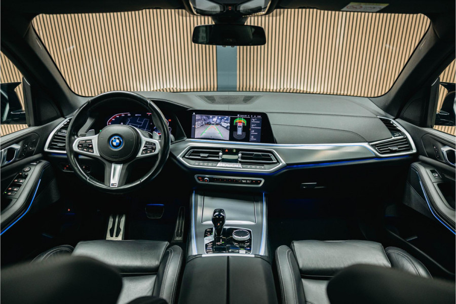 BMW X5 xDrive45e High Executive | Pano | Trekhaak | Luchtvering  | Stoelverwarming |