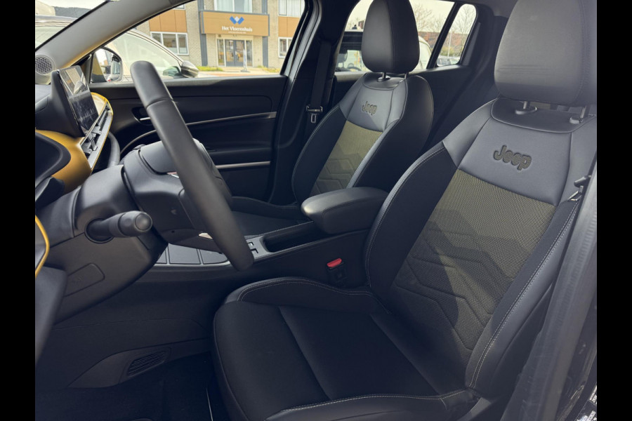 Jeep Avenger 1st Edition 54 kWh NL-AUTO | ELEKTRISCHE KLEP | NAVI | SFEER VERL. SOH 95,44%