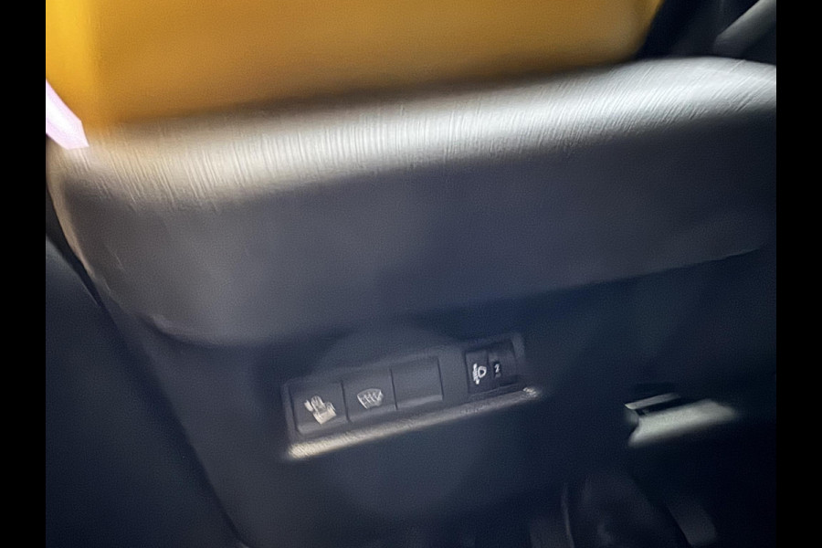 Jeep Avenger 1st Edition 54 kWh NL-AUTO | ELEKTRISCHE KLEP | NAVI | SFEER VERL. SOH 95,44%