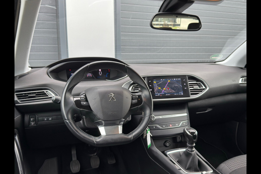 Peugeot 308 1.2 PureTech NAVI / PDC / CARPLAY / LANE ASSIST / APK