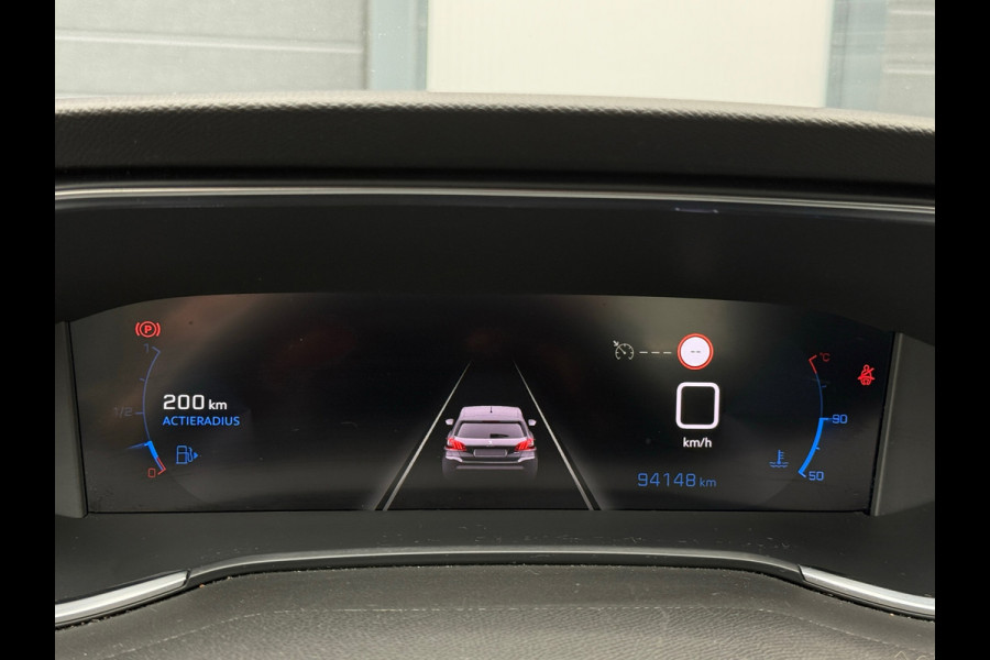 Peugeot 308 1.2 PureTech NAVI / PDC / CARPLAY / LANE ASSIST / APK